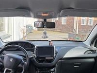 Gebraucht Peugeot 208 68 PS (50 kW) 2014 Weiß Kleinwagen