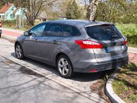 Gebraucht Ford Focus 101 PS (74 kW) 2012 Grau Kombi