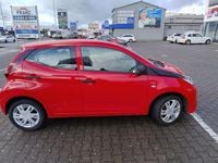 Gebraucht Toyota Aygo 72 PS (52 kW) 2018 Rot Kleinwagen