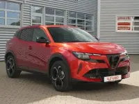 Neu Alfa Romeo Junior Edizione Speciale 145 PS (106 kW) 2026 Rot SUV