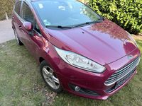 Gebraucht Ford Fiesta Titanium 101 PS (74 kW) 2013 Rot Kleinwagen