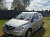 Gebraucht Mercedes B150 95 PS (69 kW) 2009 Silber Van / Kleinbus