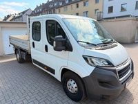 Gebraucht Peugeot Boxer 131 PS (96 kW) 2018 Lack weiss banquise/deckende l Van
