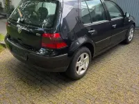 Gebraucht VW Golf IV 75 PS (55 kW) 2003 Schwarz Kleinwagen