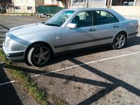 Gebraucht Mercedes E300 177 PS (130 kW) 1999 Grau Limousine