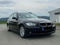 Gebraucht BMW 320 163 PS (119 kW) 2007 Schwarz Kombi