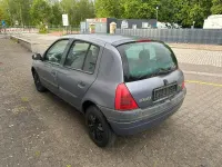 Gebraucht Renault Clio II 75 PS (55 kW) 1999 Grün Kleinwagen