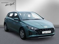 Neu Hyundai i20 Select 101 PS (74 kW) 2025 Grün Limousine