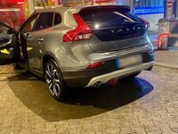 Gebraucht Volvo V40 CC Momentum 190 PS (139 kW) 2016 Grau Kombi