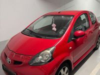 Gebraucht Toyota Aygo 68 PS (50 kW) 2008 Rot Kleinwagen