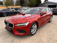 Gebraucht Volvo V60 Momentum 150 PS (110 kW) 2019 Rot Kombi