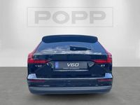 Gebraucht Volvo V60 Core 163 PS (119 kW) 2024 Onyx black / metallic Kombi