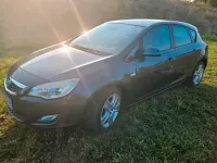 Używany Opel Astra 115 KM (84 kW) 2010 Szary Sedan/Limuzyna