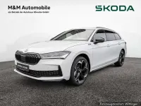 Neu Skoda Superb SportLine 150 PS (110 kW) 2026 Purity weiss Kombi