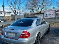 Gebraucht Mercedes E240 176 PS (129 kW) 2002 Silber Limousine