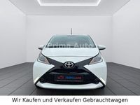 Gebraucht Toyota Aygo X-play 69 PS (50 kW) 2015 Weiß Kleinwagen