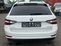 Gebraucht Skoda Superb Style 120 PS (88 kW) 2018 Moonweiss metallic Kombi
