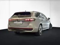 Gebraucht VW Passat R-line 272 PS (200 kW) 2024 Silber Kombi