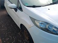 Gebraucht Ford Fiesta 96 PS (70 kW) 2009 Weiß Kleinwagen