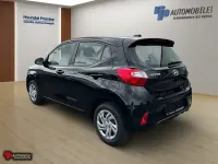 Gebraucht Hyundai i10 Select 63 PS (46 kW) 2024 Mangrove green Kleinwagen