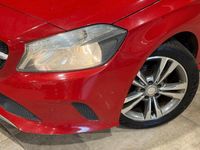Gebraucht Mercedes A180 109 PS (80 kW) 2016 Rot Limousine