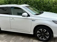 Gebraucht Mitsubishi Outlander P-HEV 203 PS (149 kW) 2017 Weiß SUV