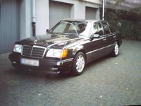 Gebraucht Mercedes E230 136 PS (100 kW) 1988 Schwarz Limousine