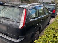 Gebraucht Ford Focus 101 PS (74 kW) 2010 Schwarz Kombi