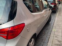 Gebraucht Opel Meriva 100 PS (73 kW) 2011 Silber Van / Kleinbus