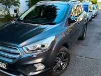 Gebraucht Ford Kuga Titanium 120 PS (88 kW) 2017 Grau SUV