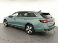 Gebraucht VW Passat Business 150 PS (110 kW) 2025 Grün Kombi