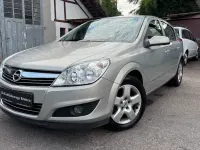 Gebraucht Opel Astra 116 PS (85 kW) 2008 Gold Limousine