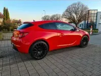Gebraucht Opel Astra GTC Edition 165 PS (121 kW) 2012 Rot Limousine