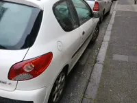 Gebraucht Peugeot 206+ 68 PS (50 kW) 2012 Weiß Kleinwagen