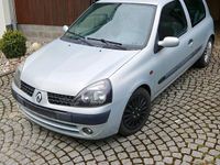 Gebraucht Renault Clio II 75 PS (55 kW) 2002 Silber Kleinwagen