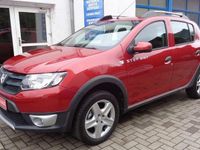 Gebraucht Dacia Sandero Prestige 90 PS (66 kW) 2016 Rot Limousine