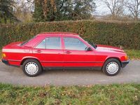 Gebraucht Mercedes 190 122 PS (89 kW) 1985 Rot Limousine