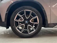 Neu BMW iX1 xLine 230 kW (313 PS) 2026 Spacesilber metallic SUV