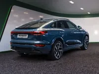 Neu Audi Q6 Sportback e-tron Business 314 kW (428 PS) 2026 Blau / plasmablau SUV