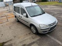 Usata Opel Combo 75 CV (55 kW) 2011 Argento Monovolume