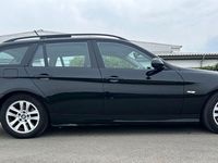 Gebraucht BMW 320 163 PS (119 kW) 2007 Schwarz Kombi