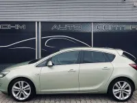 Gebraucht Opel Astra Innovation 179 PS (131 kW) 2010 Fresh mint Limousine