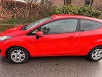 Gebraucht Ford Fiesta 95 PS (69 kW) 2012 Rot Kleinwagen