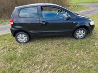 Gebraucht VW Fox 54 PS (39 kW) 2005 Schwarz Kleinwagen