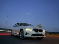 Gebraucht BMW 320 190 PS (139 kW) 2022 Weiß Limousine