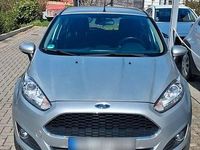 Gebraucht Ford Fiesta SYNC Edition 80 PS (58 kW) 2016 Silber Kleinwagen
