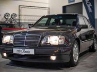 Gebraucht Mercedes E500 320 PS (235 kW) 1992 Blauschwarz (199) Limousine