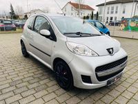 Gebraucht Peugeot 107 68 PS (50 kW) 2011 Silber Kleinwagen