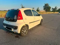 Gebraucht Peugeot 107 68 PS (50 kW) 2012 Weiß Kleinwagen