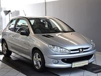 Gebraucht Peugeot 206 Quiksilver 88 PS (64 kW) 2005 Aluminiumgrau/metallic Kleinwagen